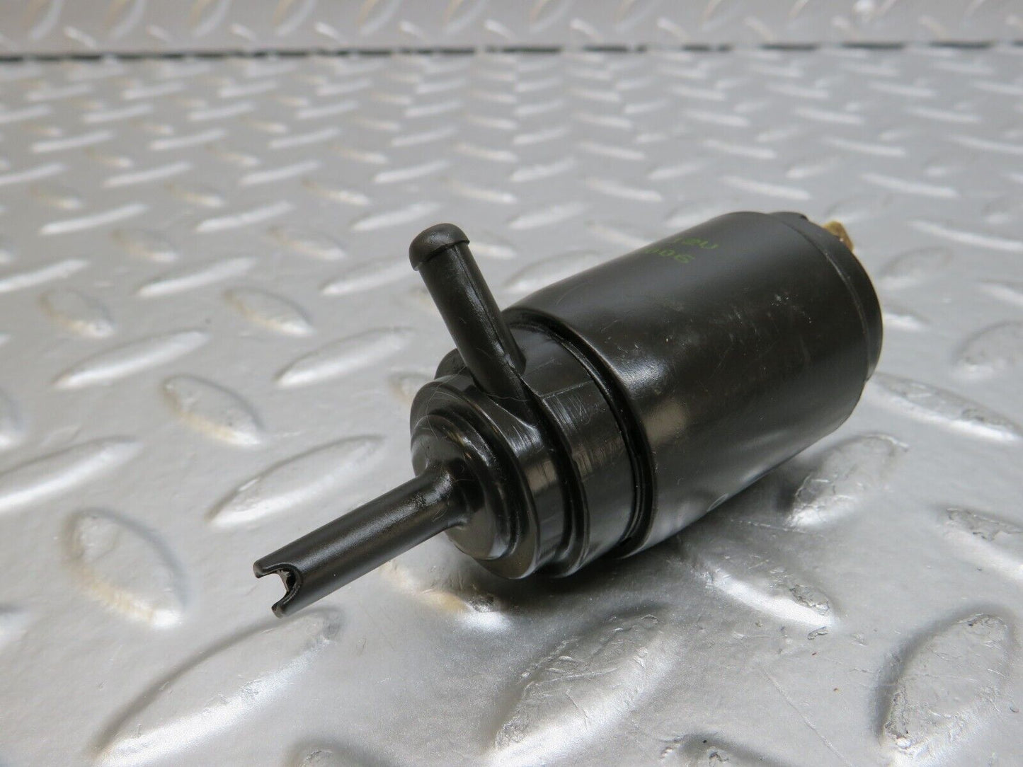 25452 Mercedes-Benz W123 200 Windscreen Washer Pump