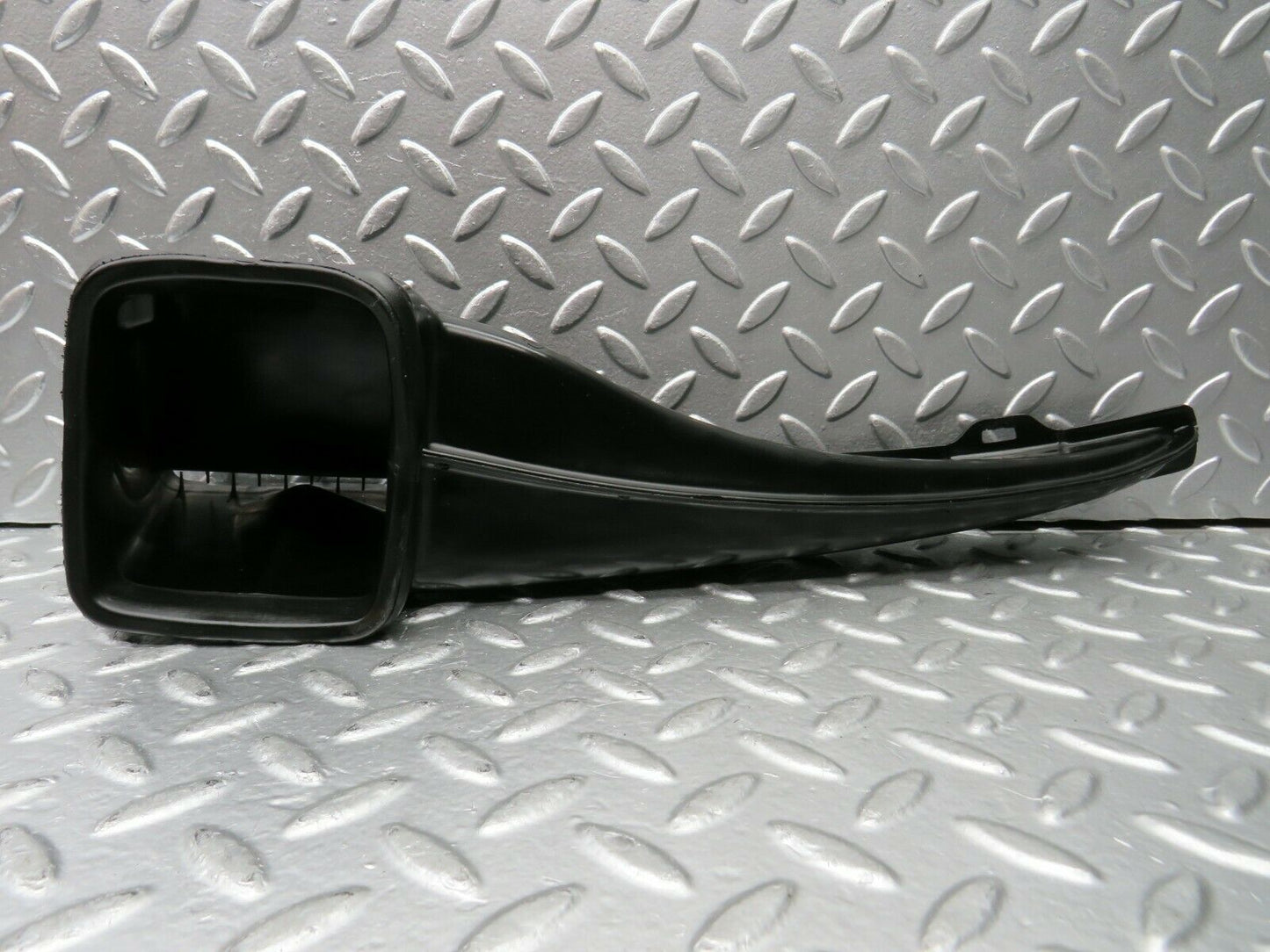 22950 Mercedes-Benz C123 230CE Coupe Air Duct Vent Pair 1238300119 1238300219