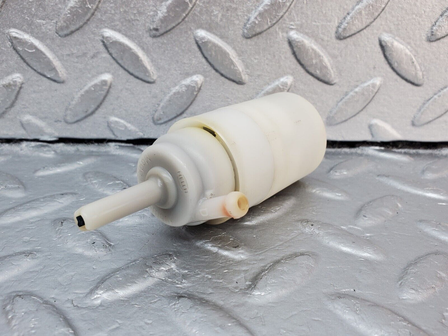 45684 Mercedes-Benz W126 420SE Windscreen Washer Pump Hella 1248690221
