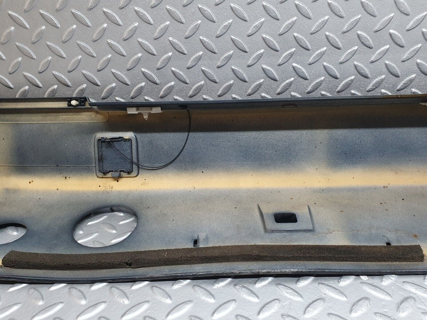 42024 Mercedes-Benz W202 C200 Side Skirt Right Side 2026982430