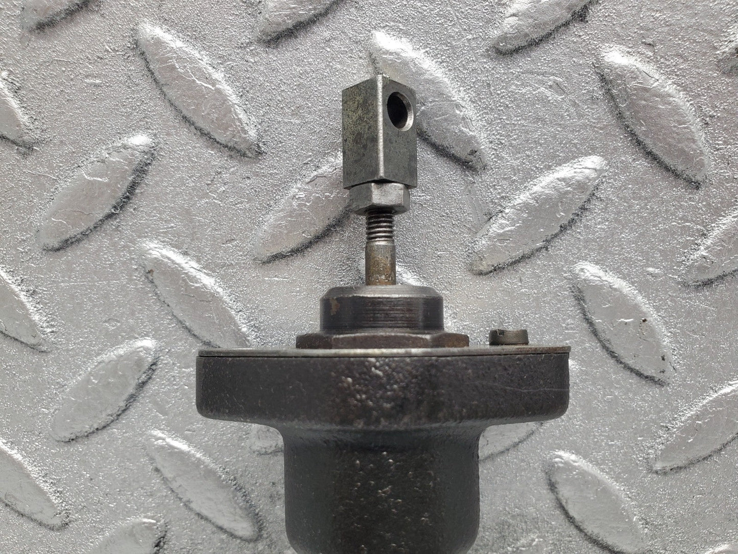 W112 idle regulator cylinder used OEM
