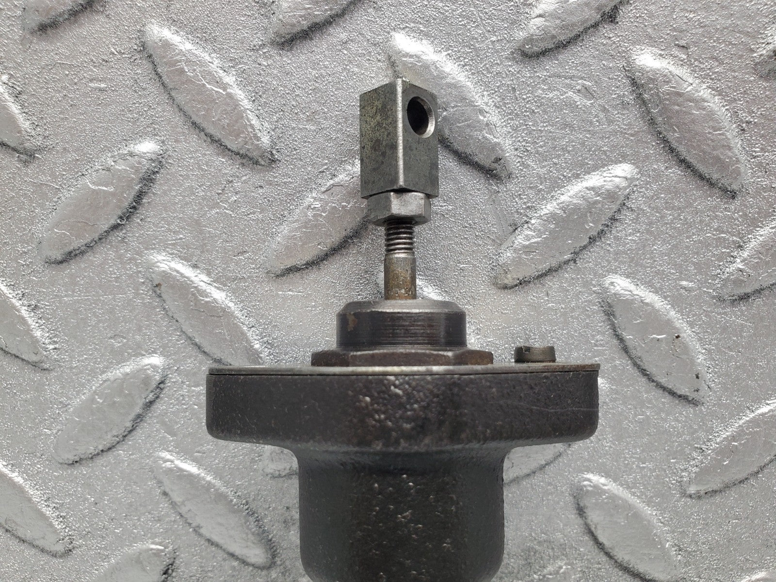 W112 idle regulator cylinder used OEM