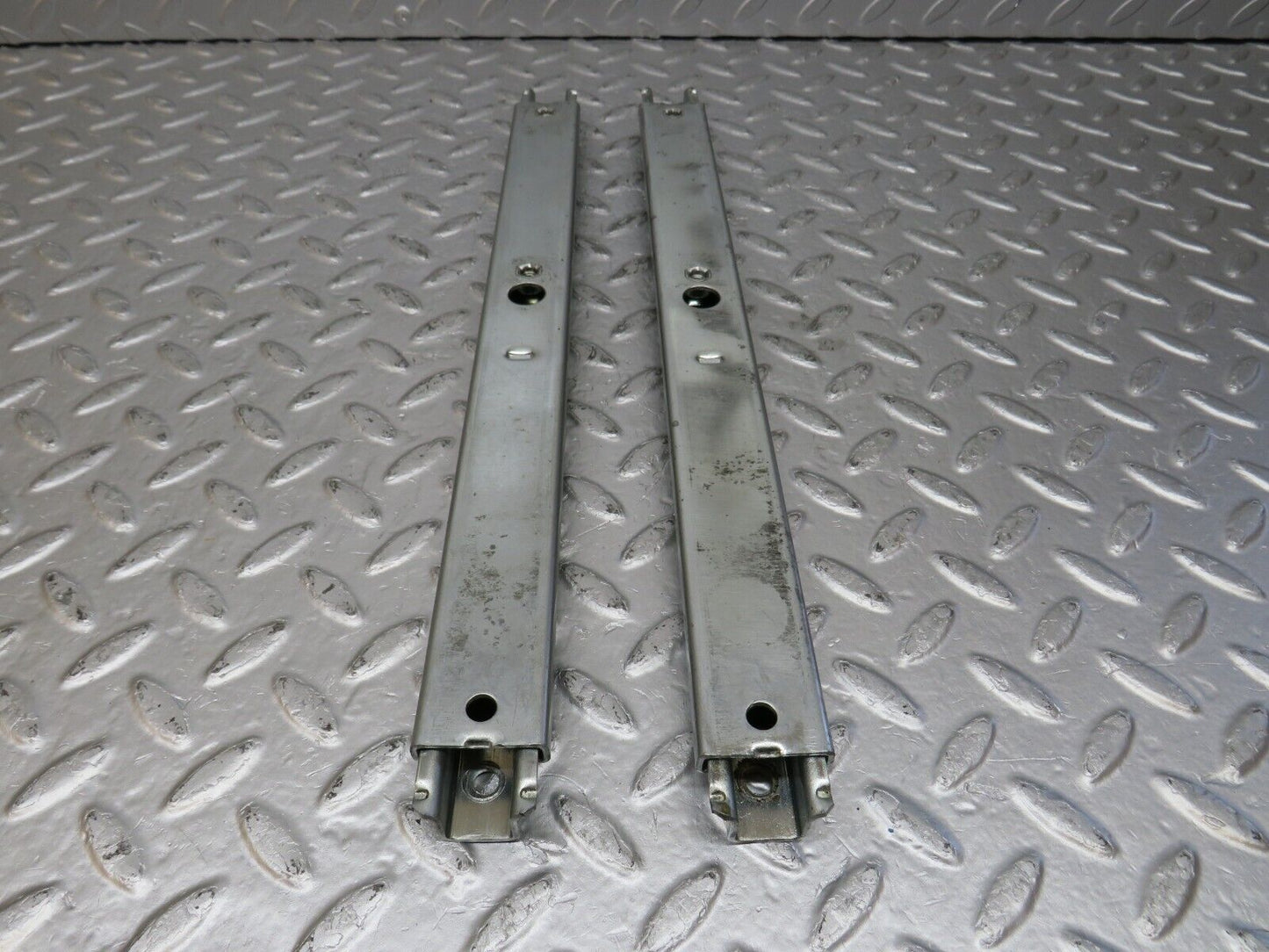 33887 Mercedes-Benz C123 230CE Coupe Front Right Seat Rail Pair