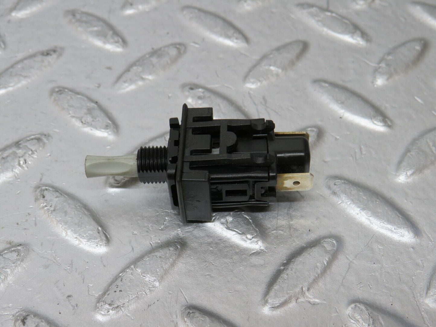 34906 Mercedes-Benz W210 320E Door Contact Switch 2018202110 2024270073