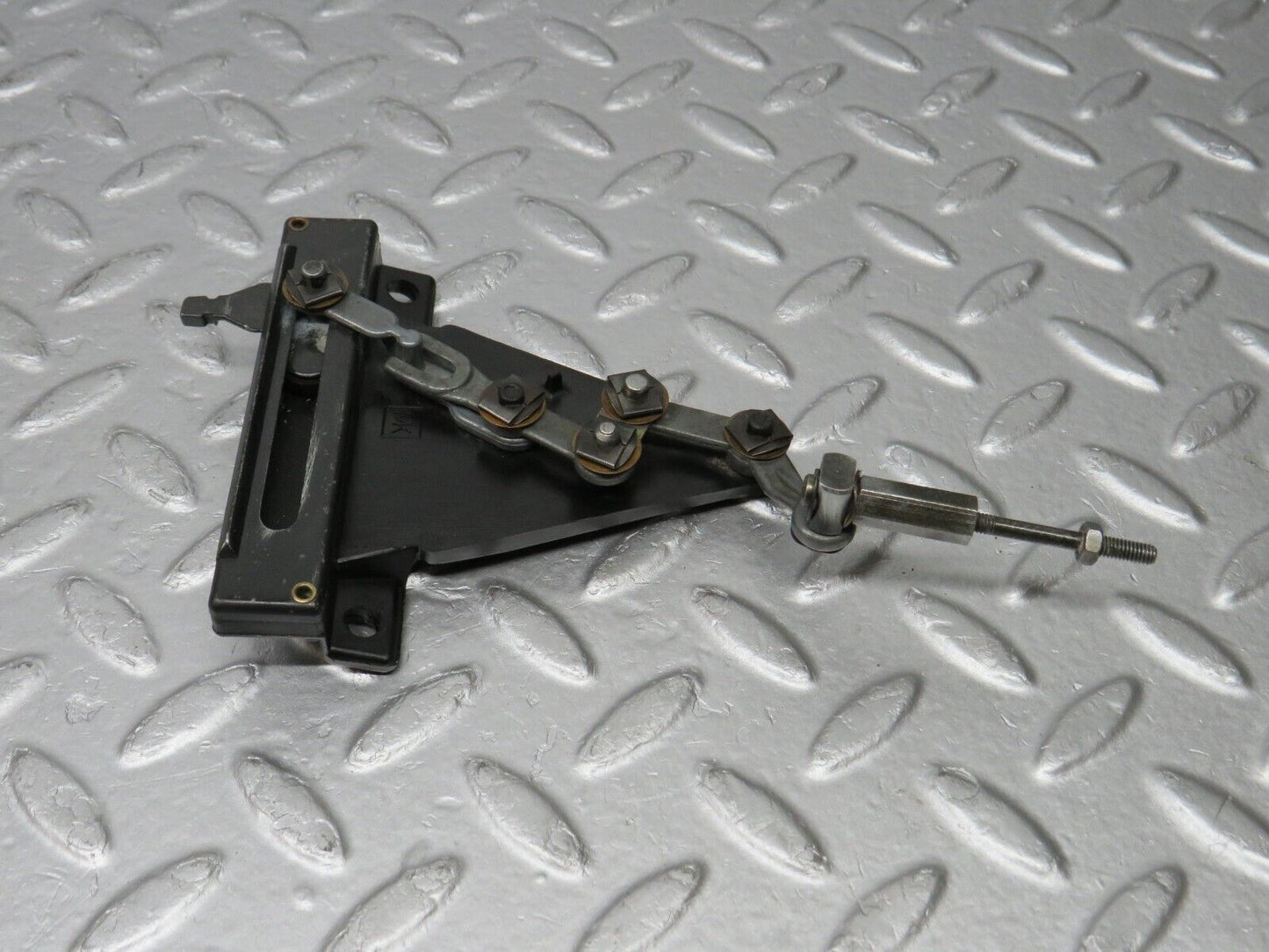 39124 Mercedes-Benz R107 500SL Coupe Heater Box Vacuum Actuator