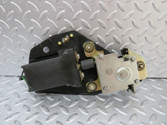 26215 Mercedes-Benz W116 450SE Sunroof Motor With Bracket 0008202807