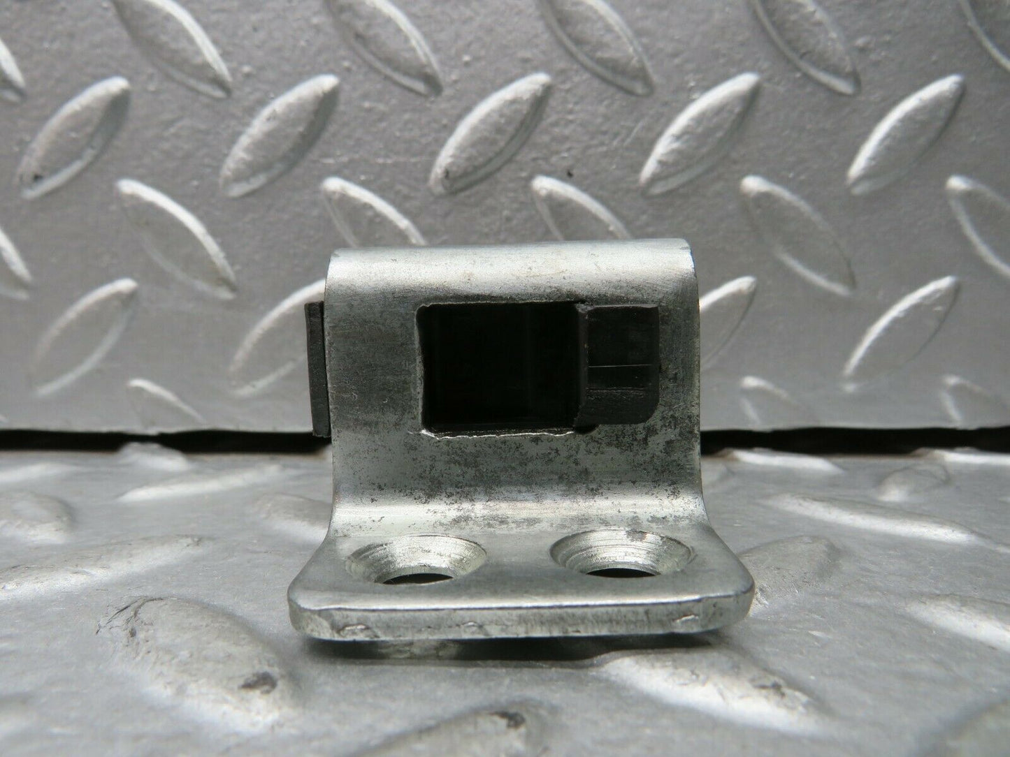 22167 Mercedes-Benz S123 280TE Wagon Door Lock Latch Right Side
