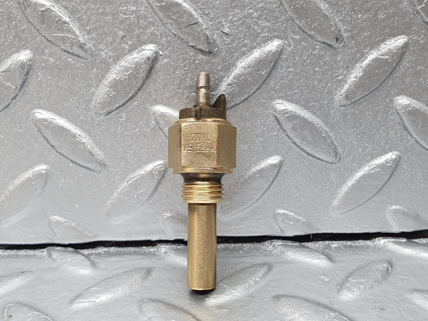 41359 Mercedes-Benz W116 350SE Coolant Temperature Sensor VDO