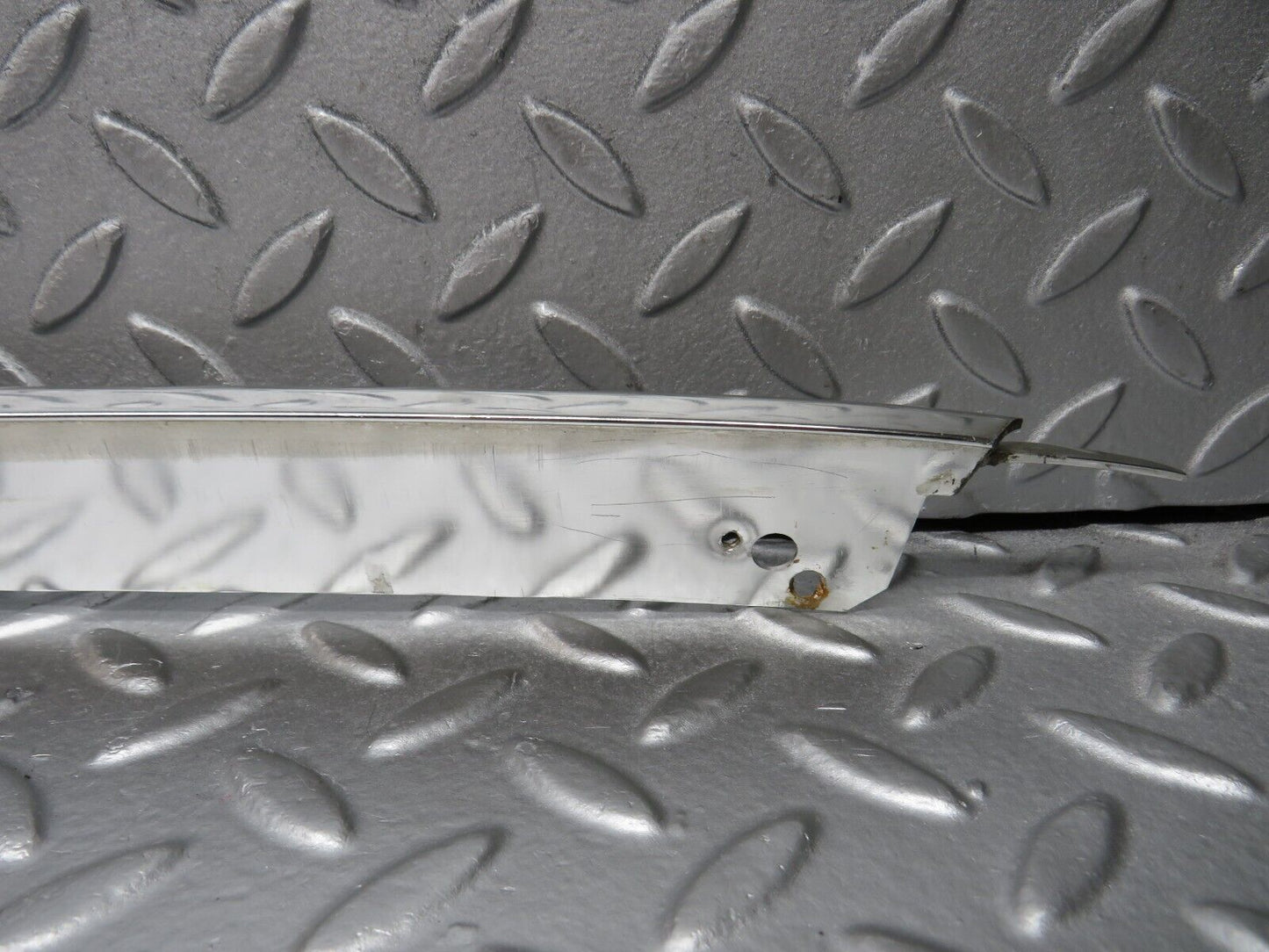 39862 Mercedes-Benz R107 350SL Hardtop Chrome Trim Right Side