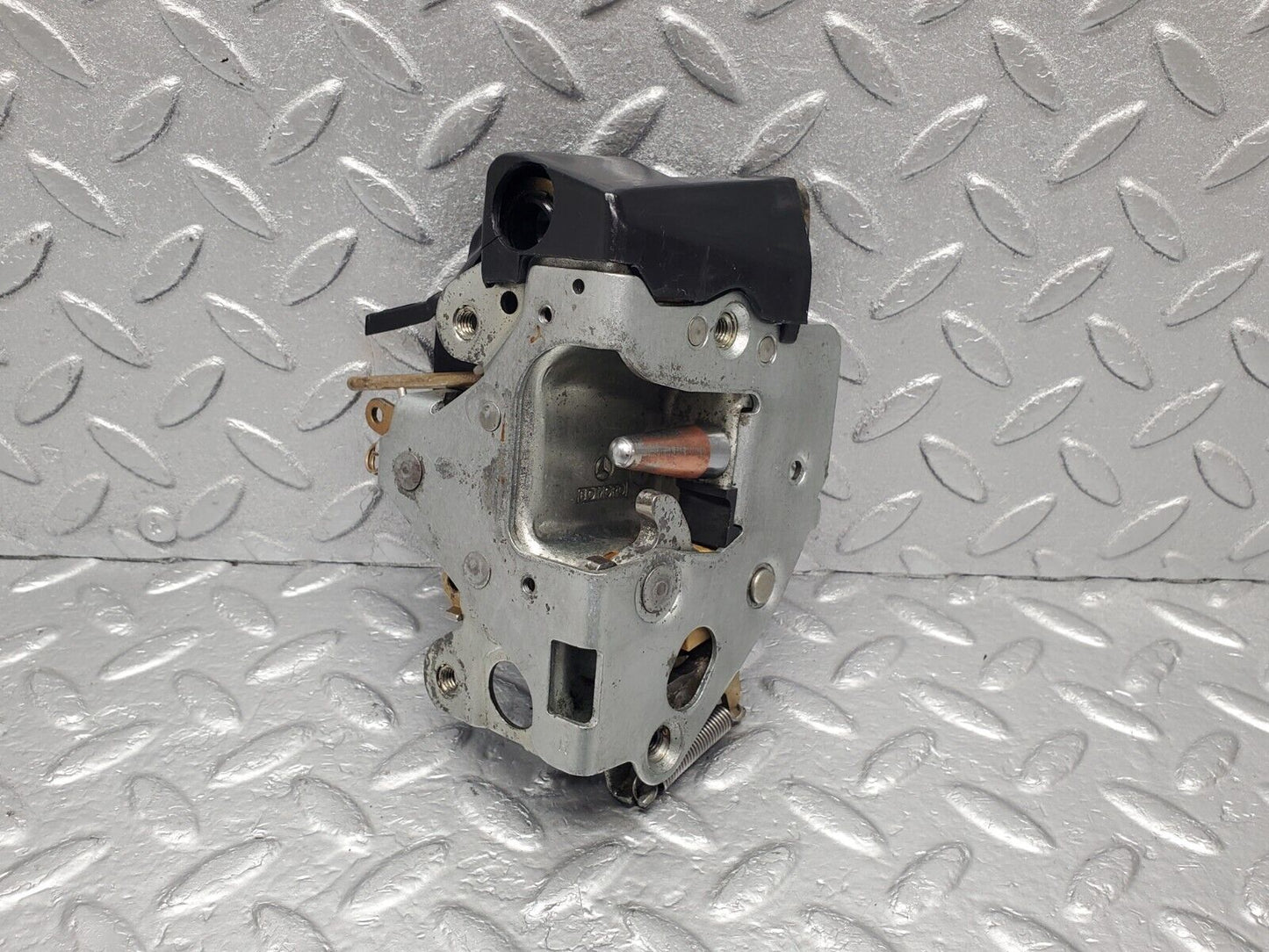 46382 Mercedes-Benz C123 280CE Coupe Right Door Lock Mechanism 1237230408
