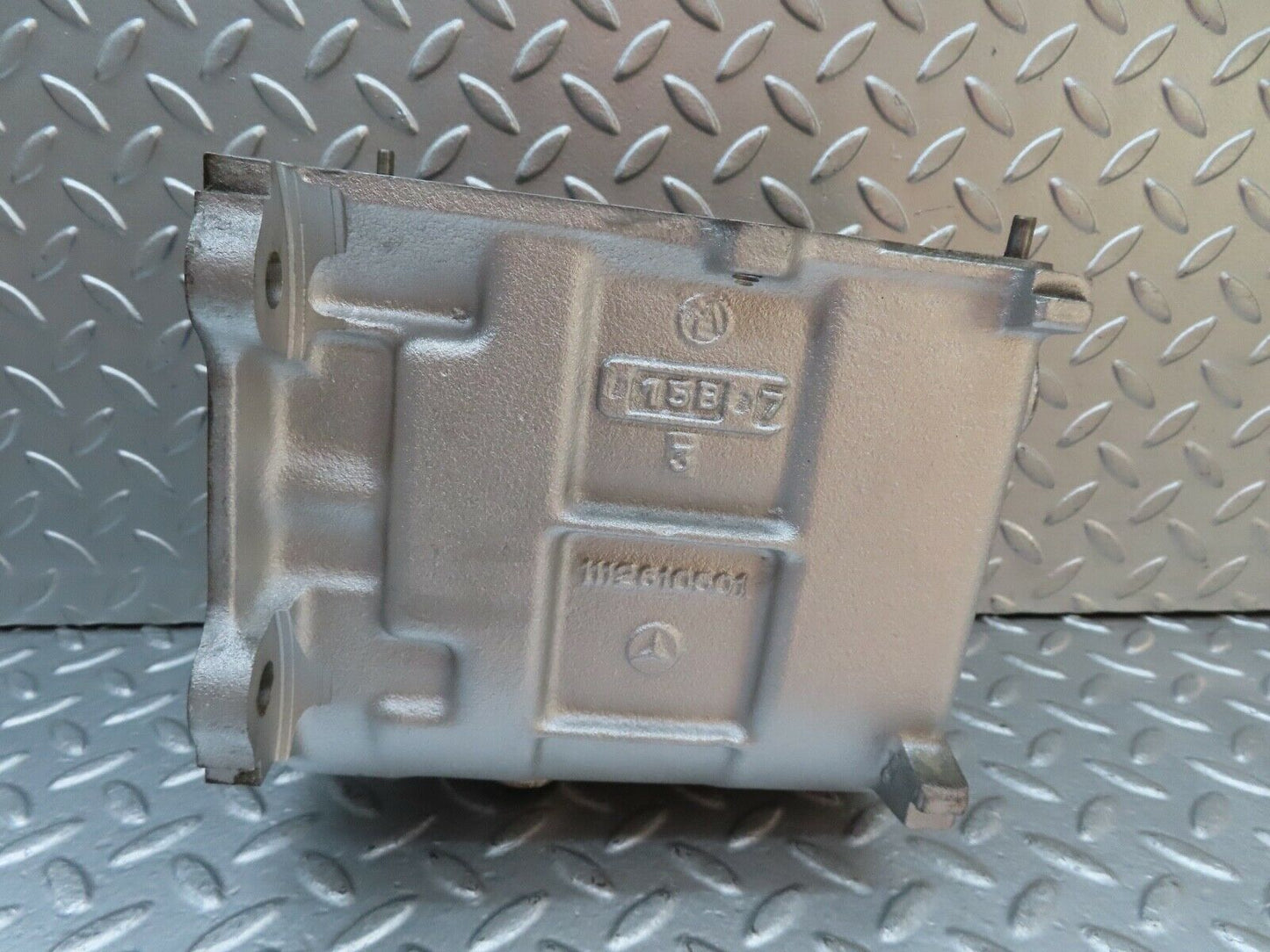 18518 Mercedes-Benz W111 Manual Gearbox Main Housing 1112610501