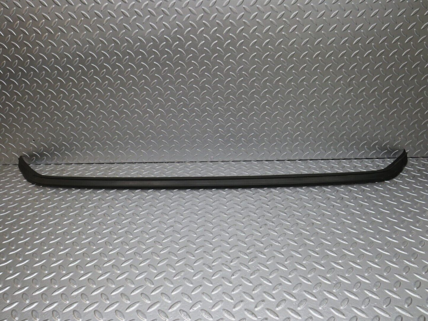 34223 Mercedes-Benz W124 260E Rear Windscreen Lower Rubber Seal