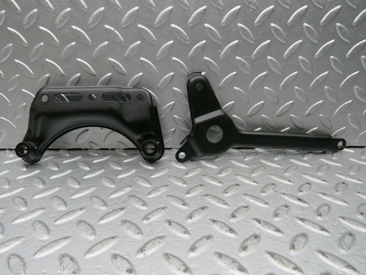 21771 Mercedes-Benz W126 300SE Belt Tensioner Bracket Holder 1032021240