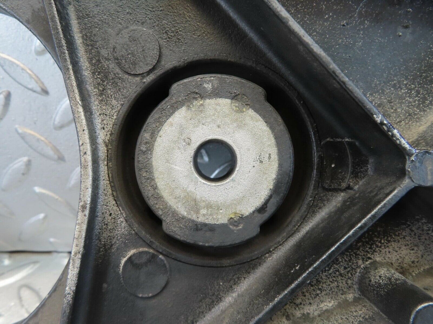 11257 Mercedes-Benz W221 S320 Rear Axle Sub Frame Differential Bracket