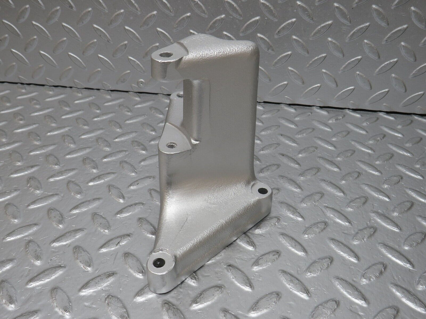32754 Mercedes-Benz C107 R107 350 V8 Alternator Generator Bracket 1161550735
