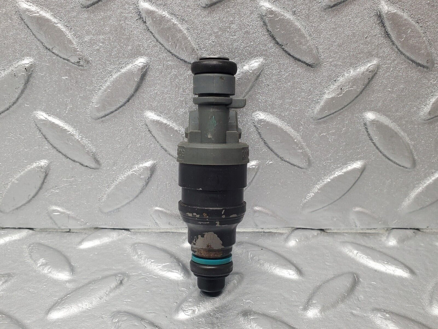 46241 Mercedes-Benz W124 280E Fuel Injector Bosch 0280155209 0000787323