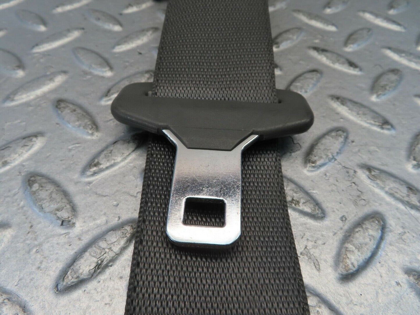 11214 Mercedes-Benz W221 S320 Rear Left Seat Belt 2218600385