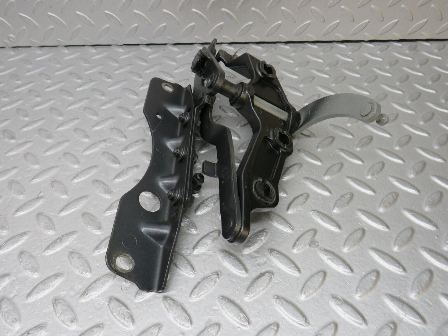 35223 Mercedes-Benz W221 Bonnet Hinge Right Side 2218800428