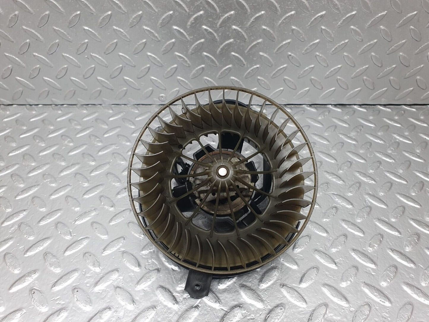 42718 Mercedes-Benz W201 190 Heater Blower Motor Behr 91.484.52.037