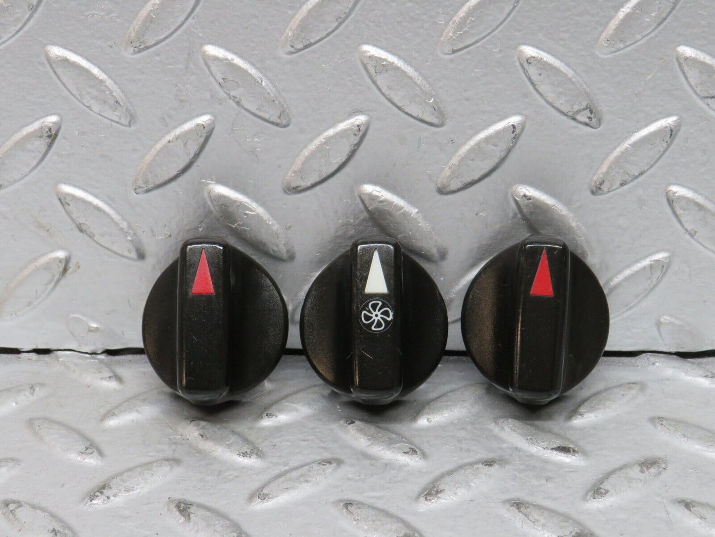 28304 Mercedes-Benz S123 240D Wagon Heater Control Knob Set