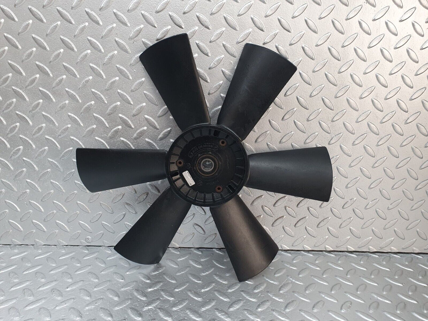 42684 Mercedes-Benz W201 190 2.0L Engine Cooling Fan 1022050506