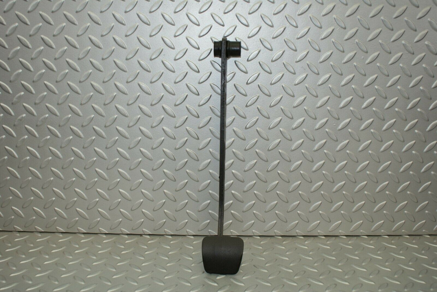 3168 Mercedes-Benz W115 220D Brake Pedal LHD