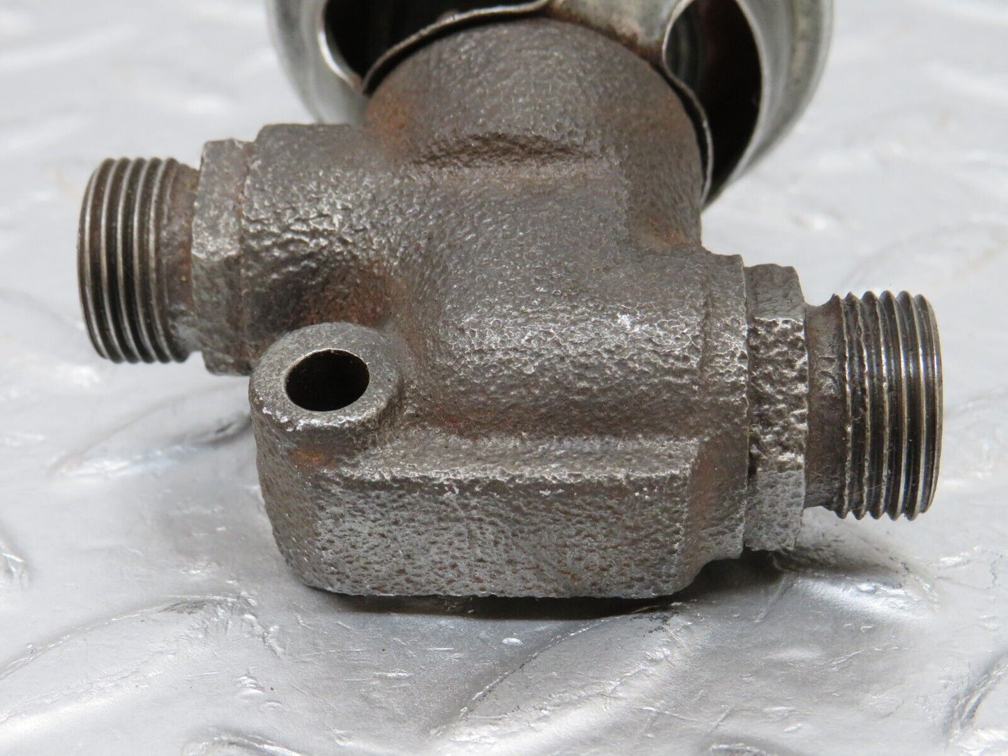 34617 Mercedes-Benz C126 380SEC Exhaust Gas Recirculation Valve EGR 0001408160