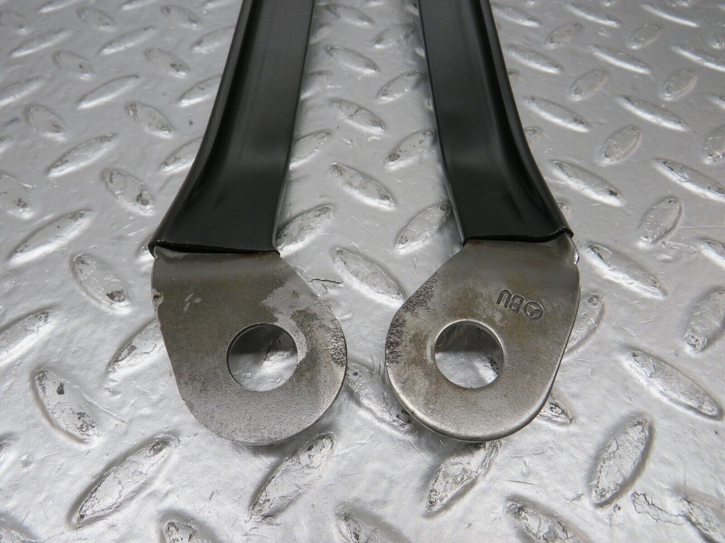 34531 Mercedes-Benz C126 380SEC Coupe Seat Belt Runner Pair