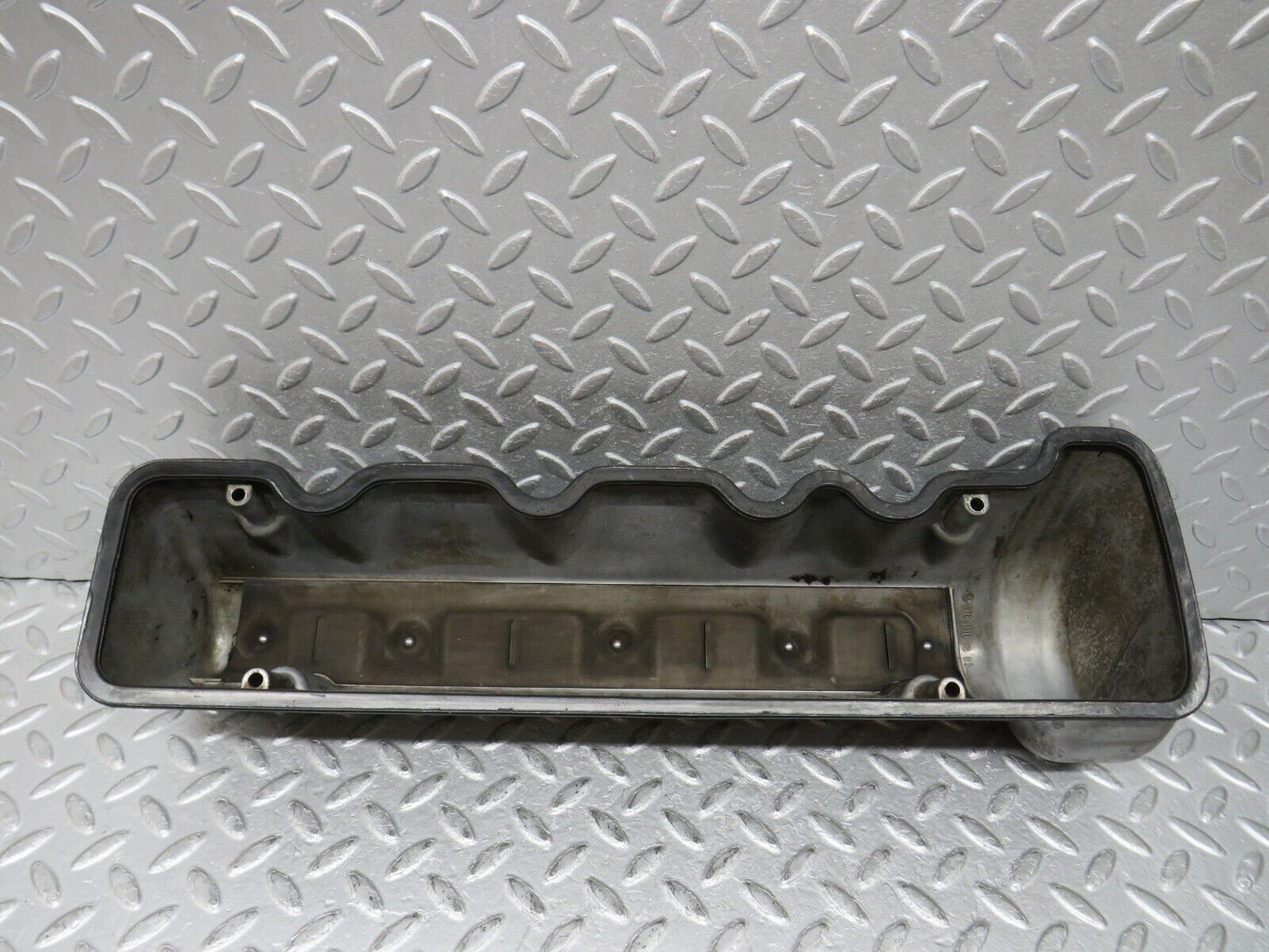 37636 Mercedes-Benz W109 300SEL Cylinder Head Valve Cover Left 1160161805