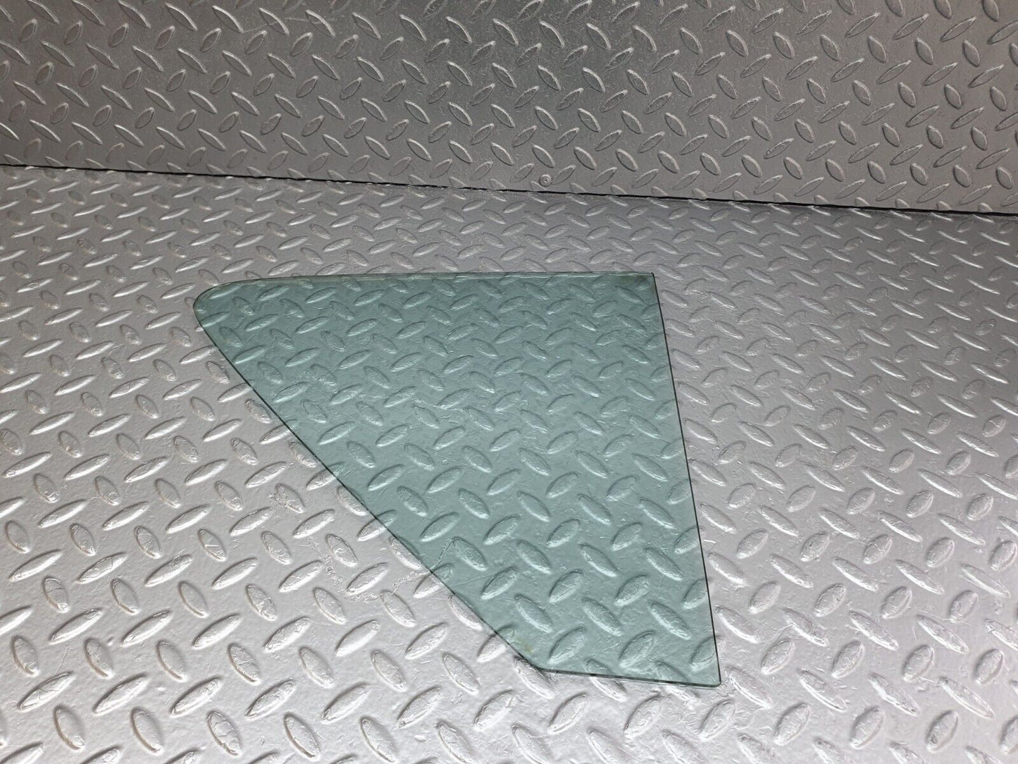 43060 Mercedes-Benz R107 Hardtop Quarter Window Glass Right Side