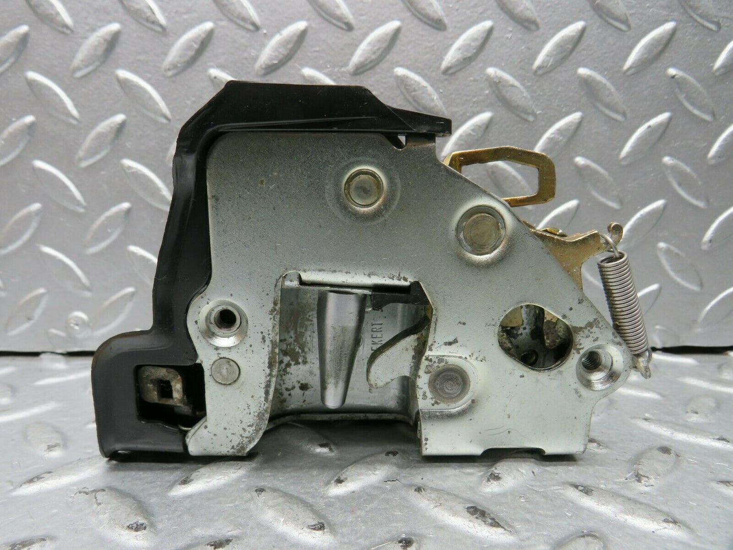 21982 Mercedes-Benz S123 280TE Rear Right Door Lock Mechanism 1237230208