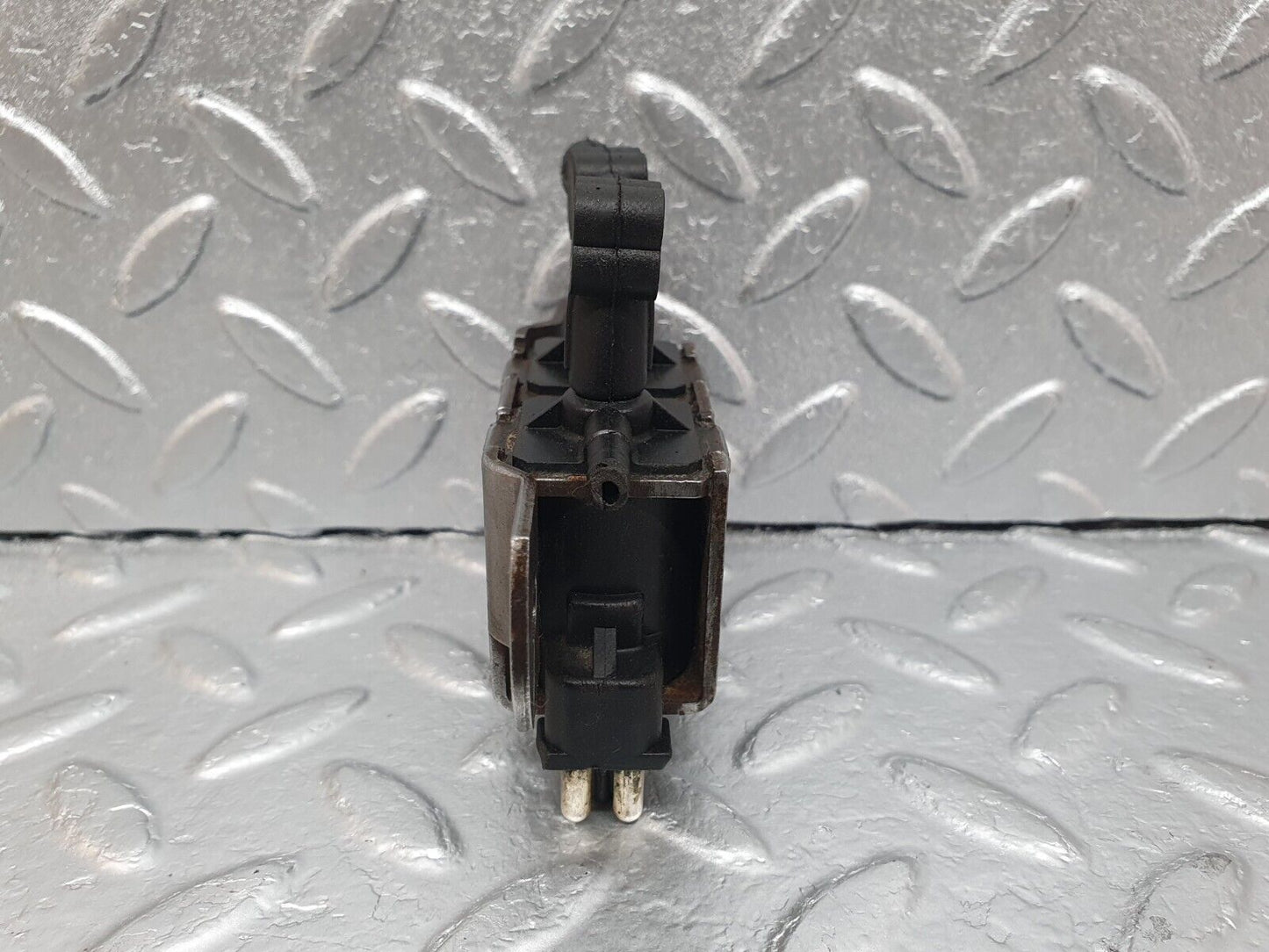 42166 Mercedes-Benz R129 320SL Coupe Solenoid Vacuum Valve 0025400097