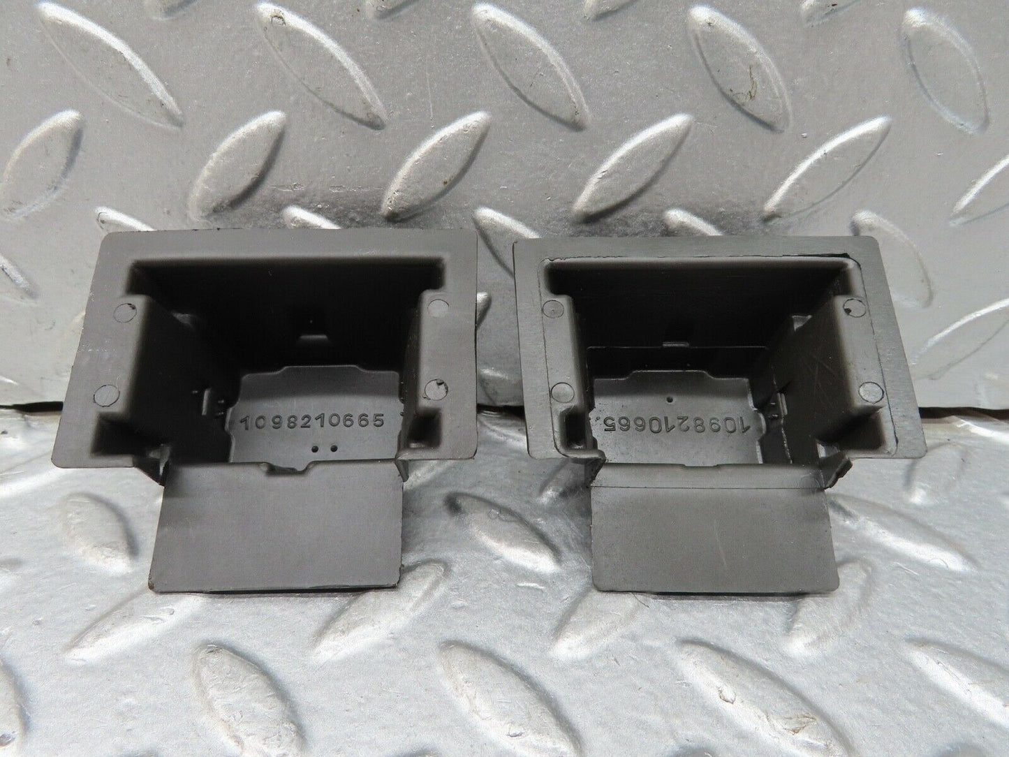 18507 Mercedes-Benz W116 450SEL Rear Window Switch Plastic Pocket 1098210665