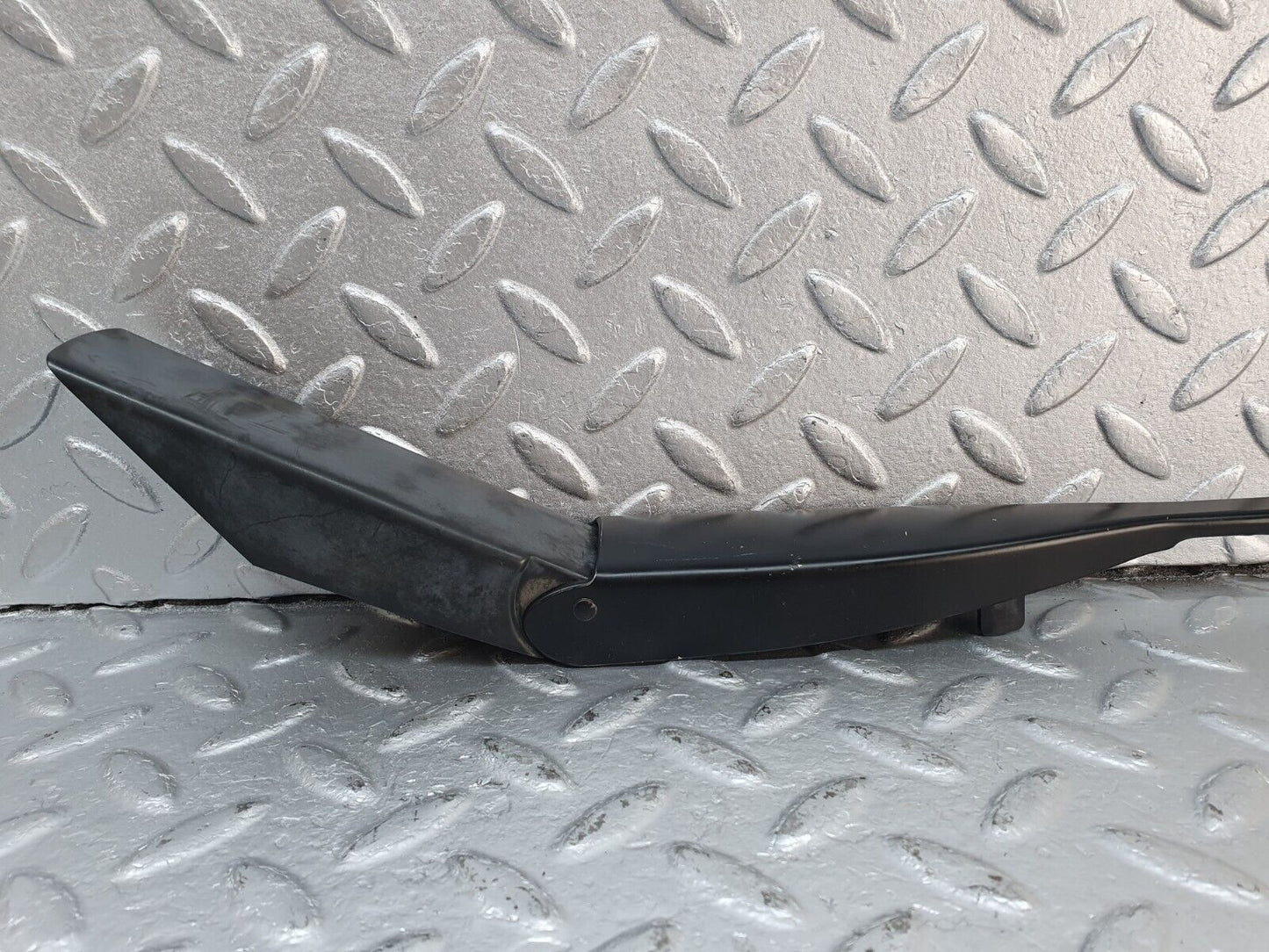 41586 Mercedes-Benz W124 200E Wiper Arm