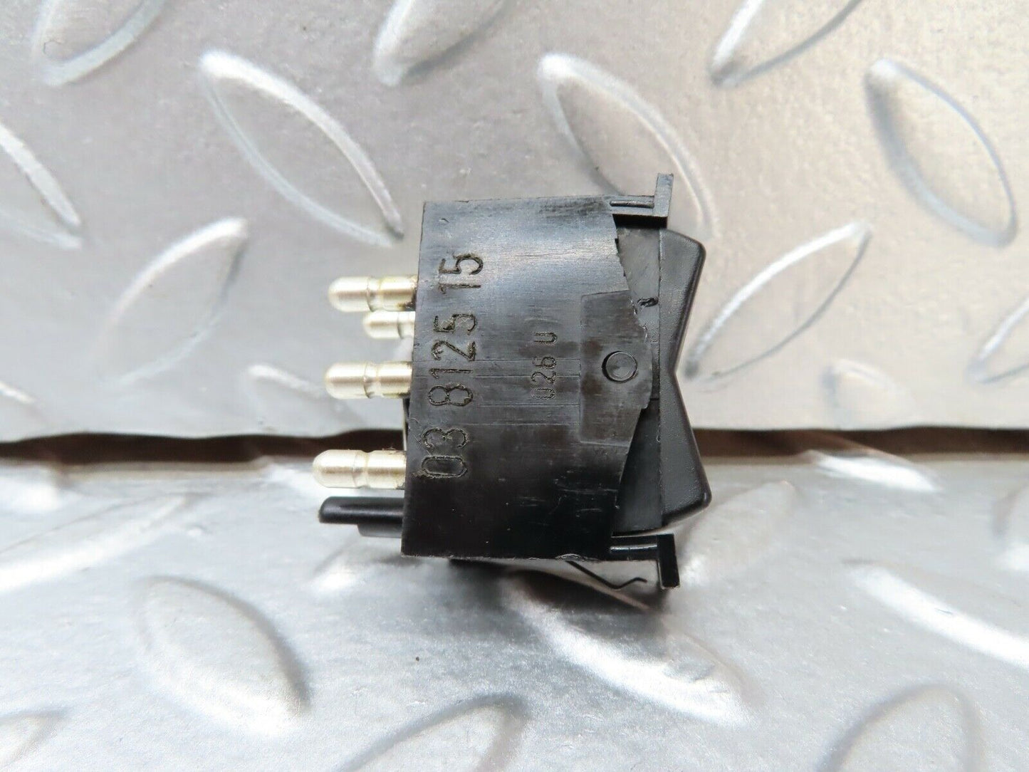 19275 Mercedes-Benz W123 300D Rear Heated Windscreen Switch 03812515