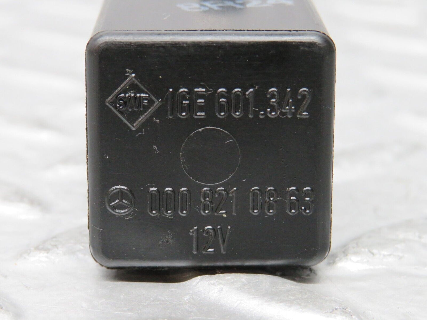 28672 Mercedes-Benz W123 230E Intermittent Wiper Relay 0008210863