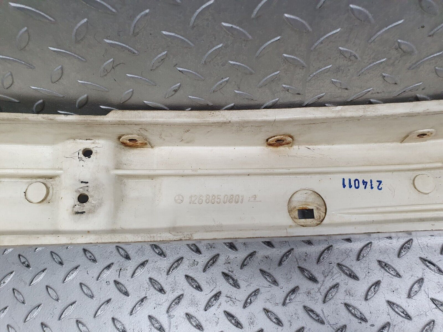 41275 Mercedes-Benz W126 300SE Front Bumper Bracket Reinforcement 1268850801