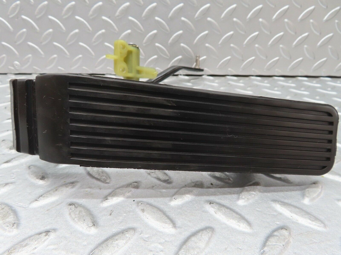 17225 Mercedes-Benz R129 300SL Coupe Accelerator Pedal With Linkage