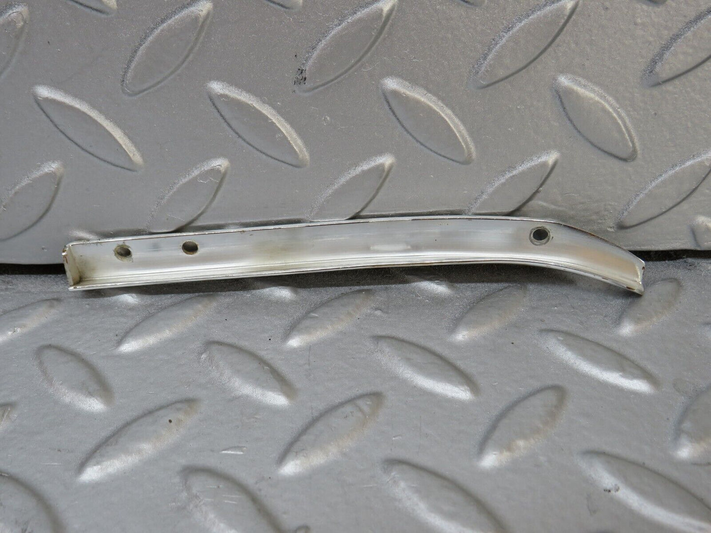 35943 Mercedes-Benz W108 Dashboard Chrome Trim