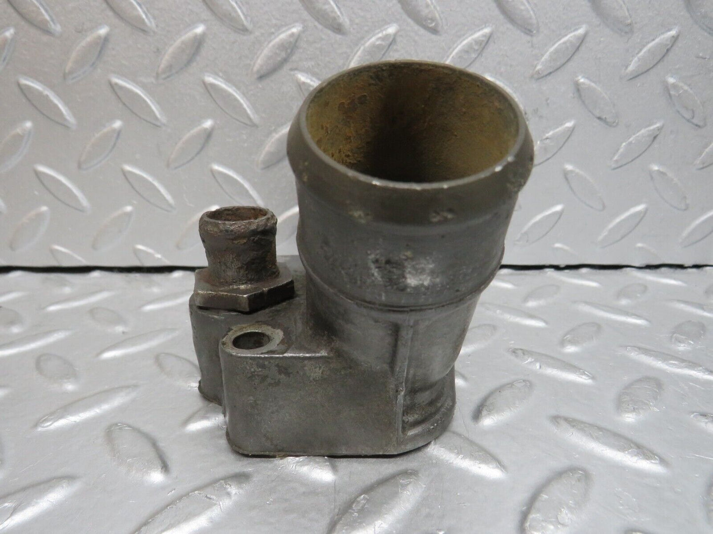 37676 Mercedes-Benz W109 300SEL Water Pump Housing Flange 1162011030