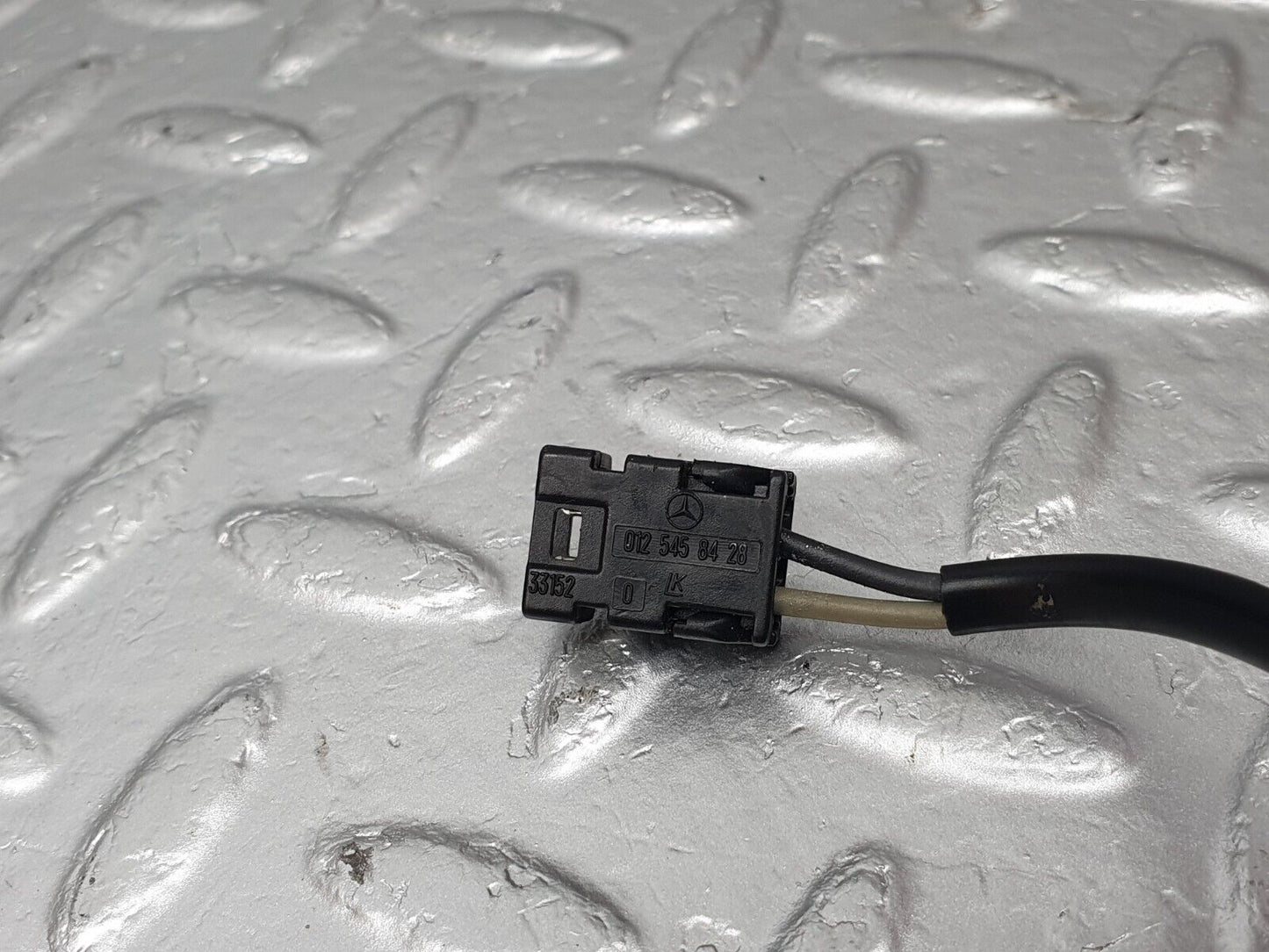 42606 Mercedes-Benz R129 320SL Coupe Temperature Sensor 0125458428