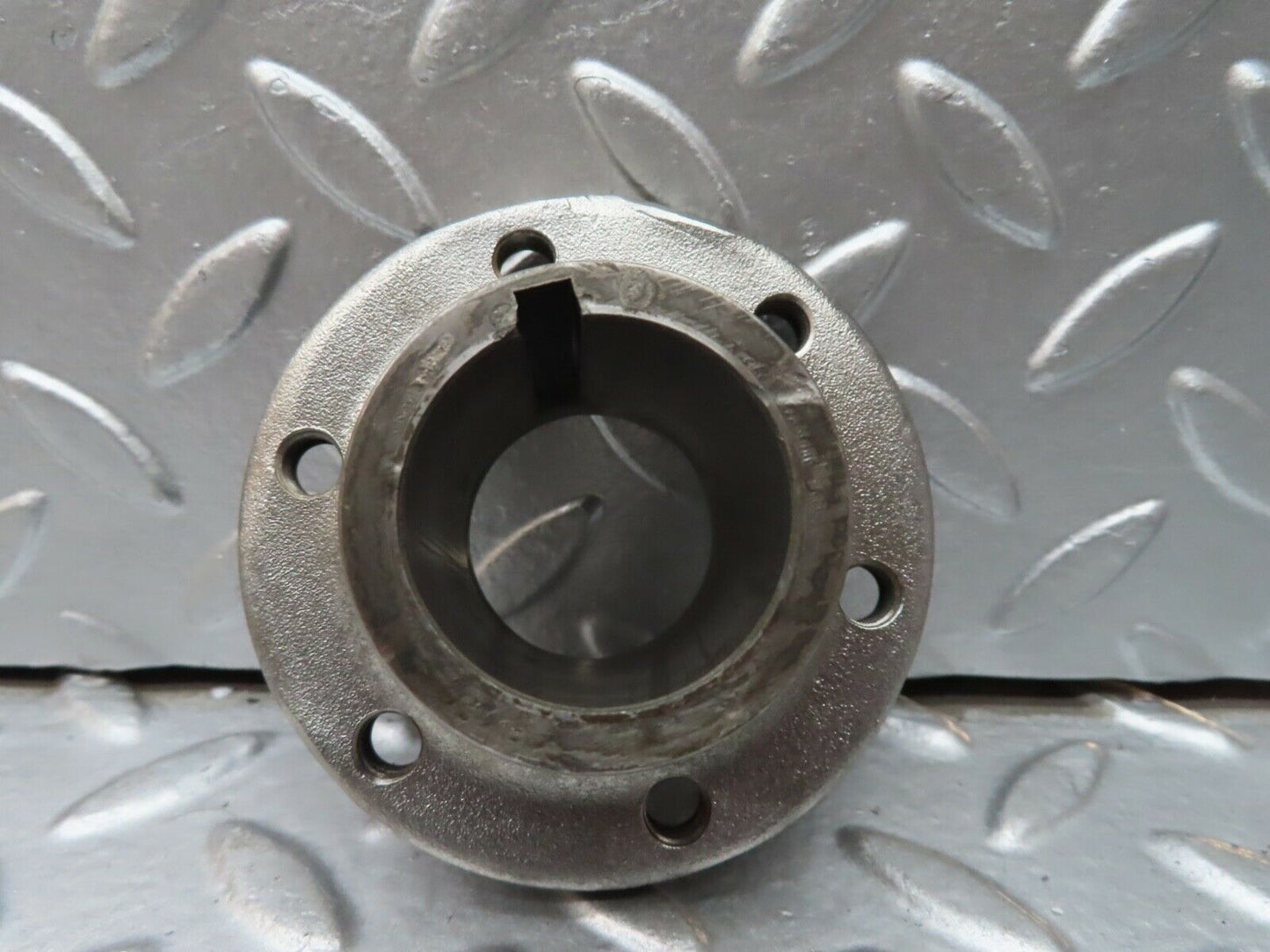 20672 Mercedes-Benz R107 450SL Crankshaft Sleeve Hub