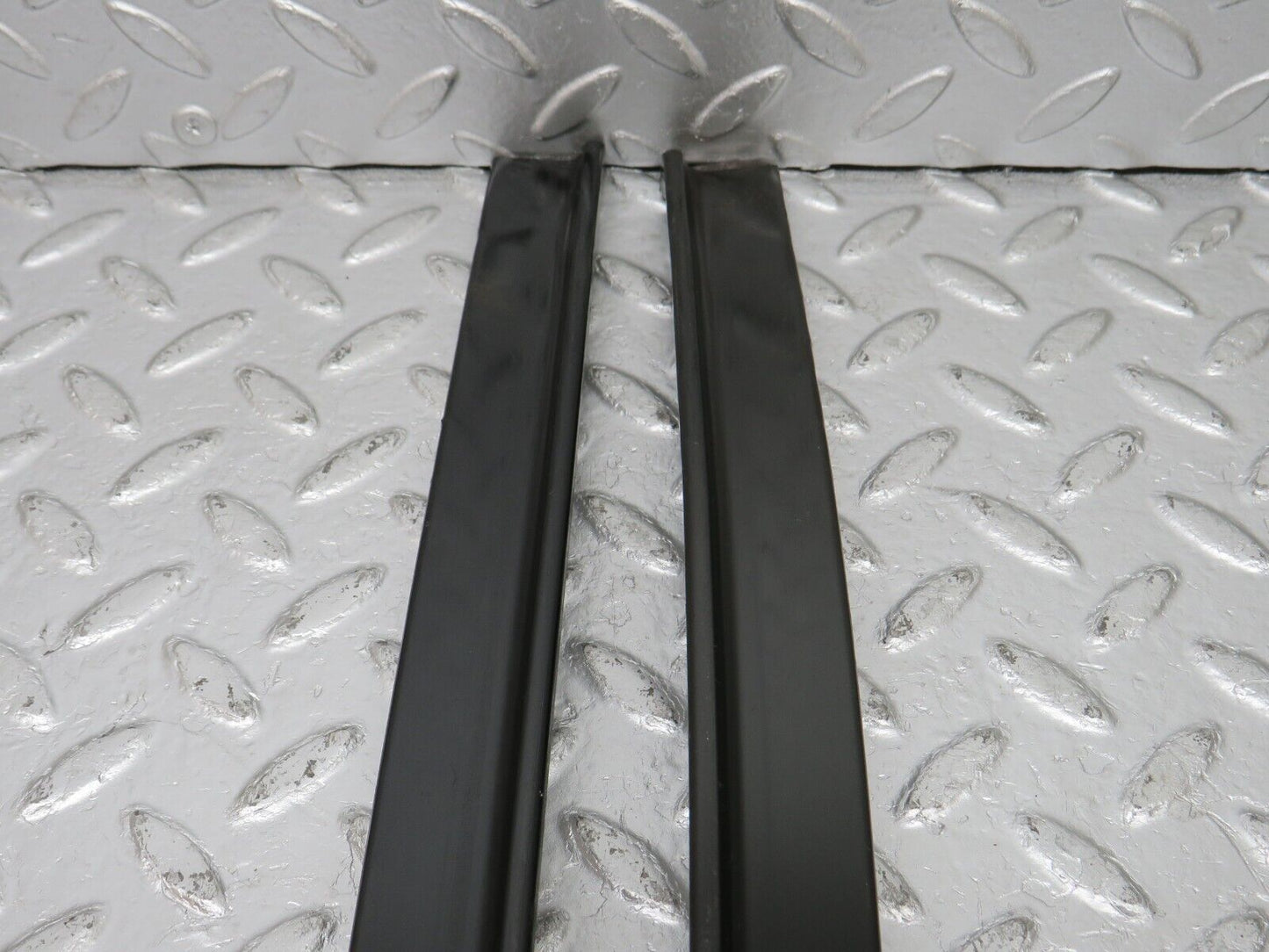 34531 Mercedes-Benz C126 380SEC Coupe Seat Belt Runner Pair
