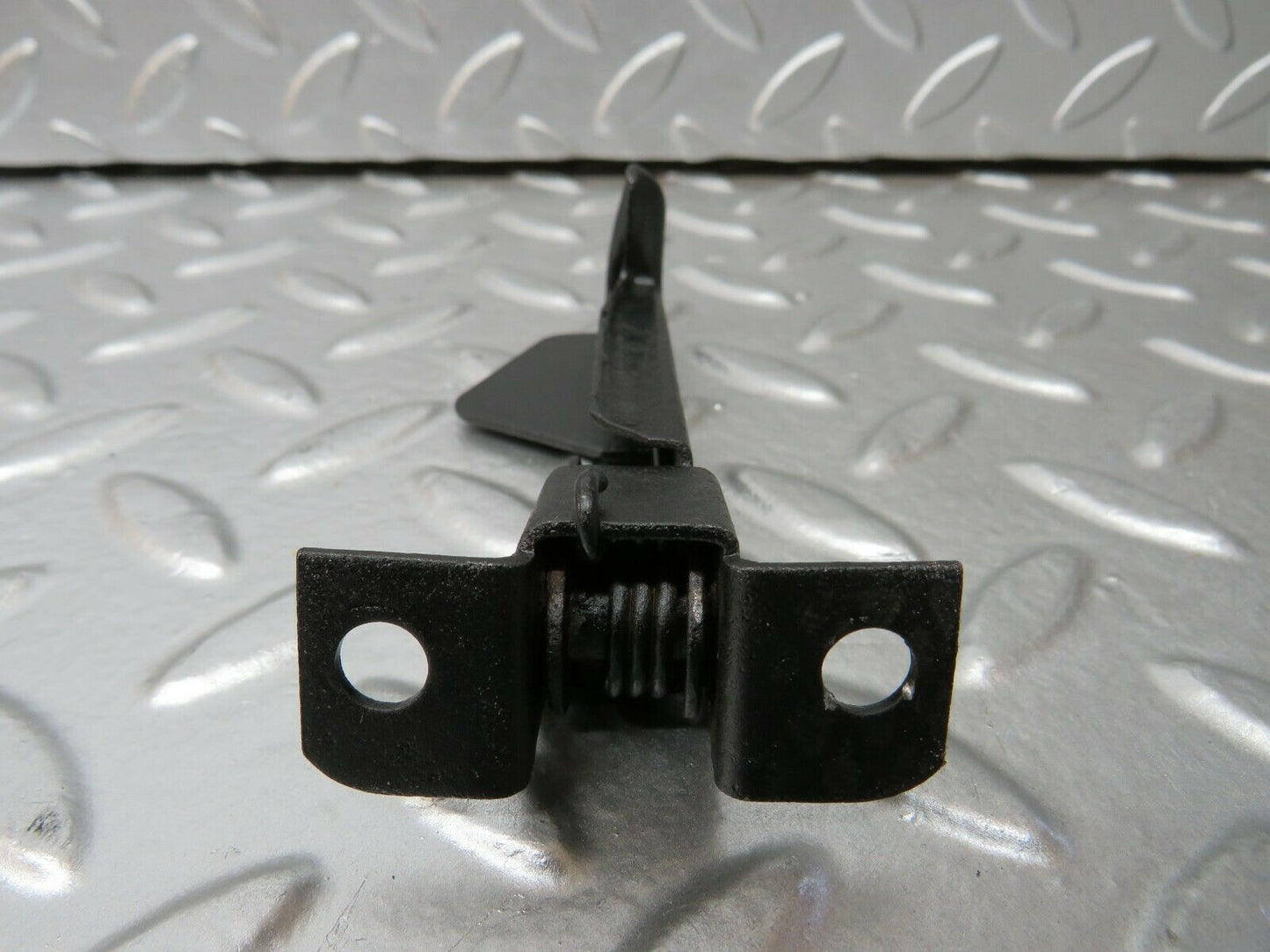 23908 Mercedes-Benz C107 450SLC Coupe Bonnet Safety Latch