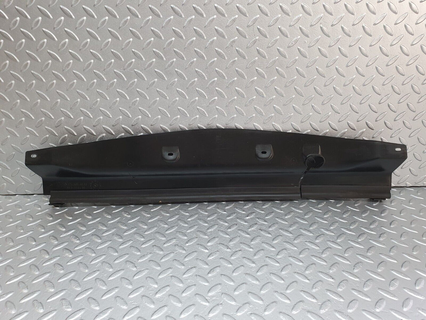 41568 Mercedes-Benz W124 200E Radiator Fan Shroud Cover Trim 1245050088