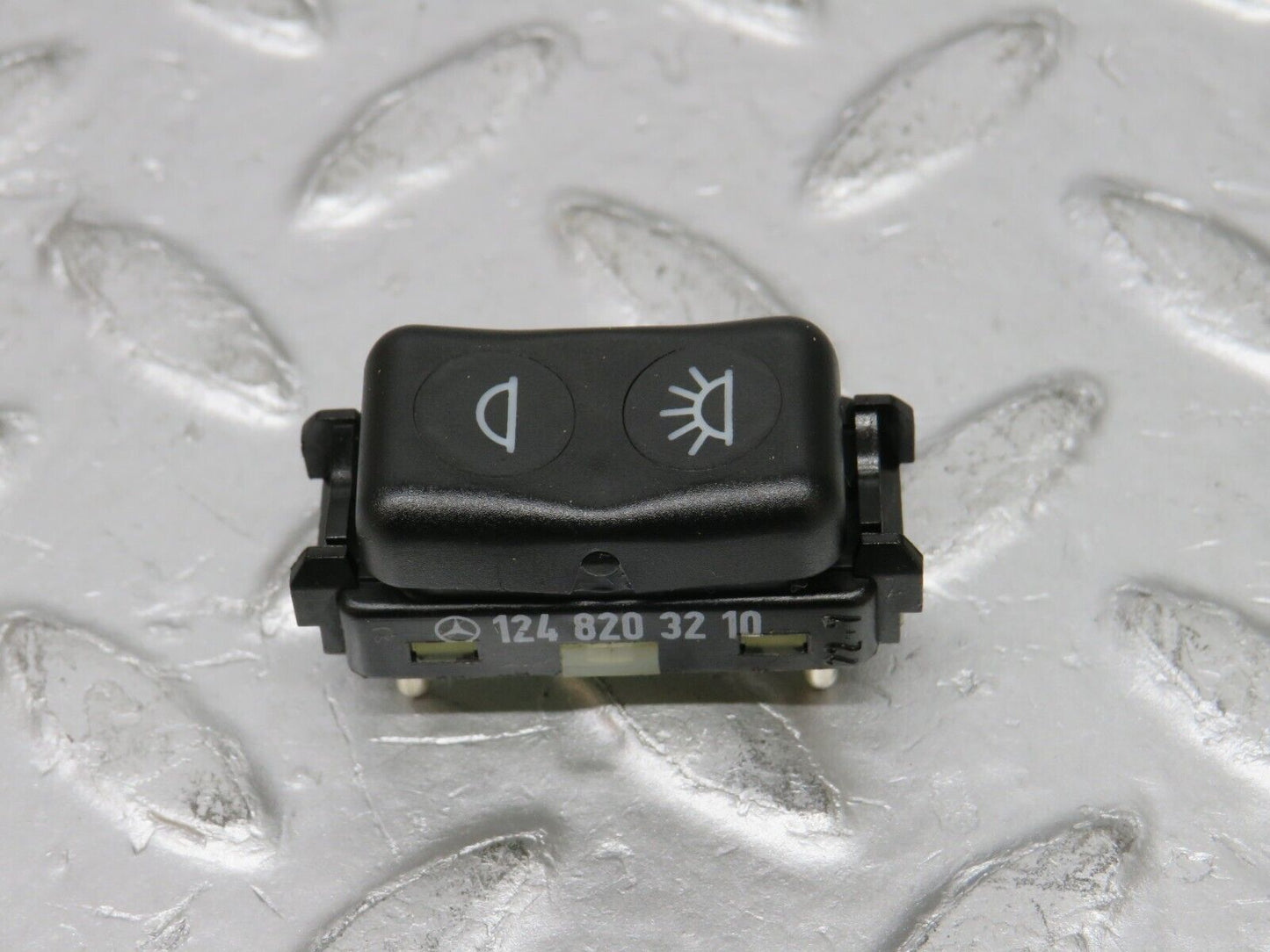 32463 Mercedes-Benz S124 300TE Rear Interior Dome Light Switch 1248203210