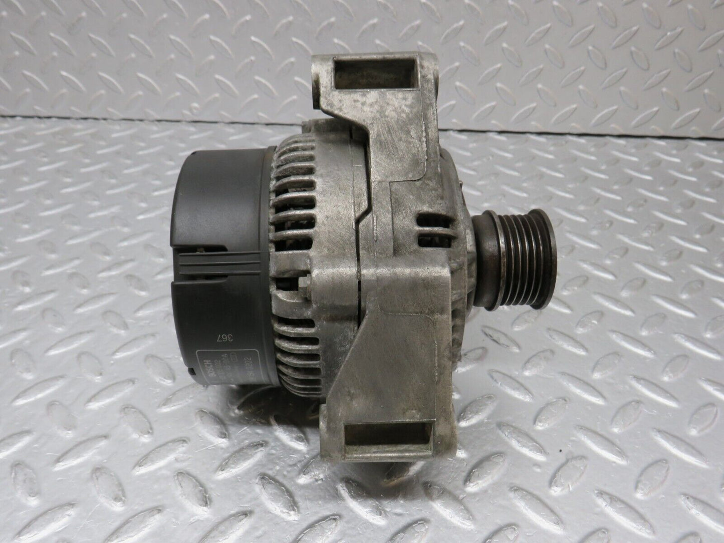 38075 Mercedes-Benz A124 320E Alternator Generator 0091540202 0123335002