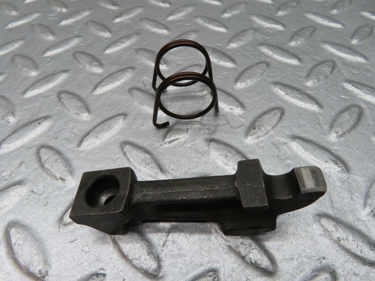 12861 Mercedes-Benz W111 220SE Valve Rocker Arm With Retaining Spring