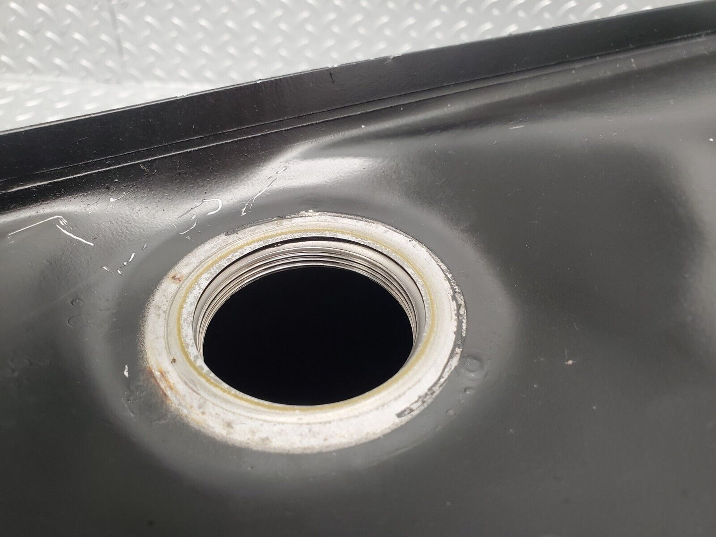 46063 Mercedes-Benz W126 420SE Fuel Tank