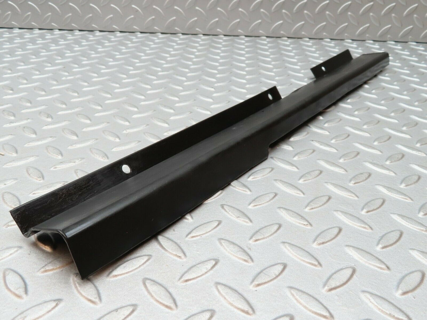 4398 Mercedes-Benz W123 230E Cabel Chanel Cover Front Left 1238210936